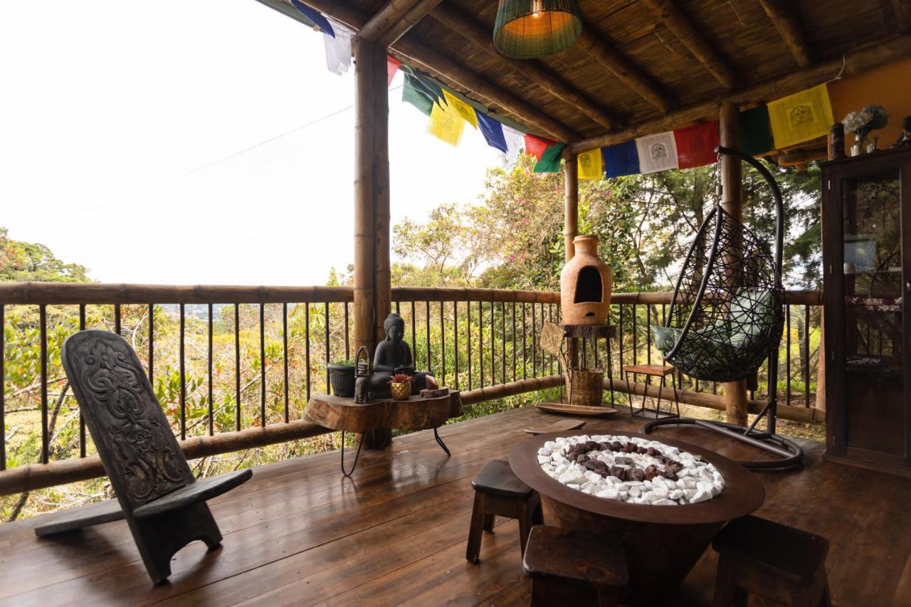 La Casa De Loto Retreat Guatape Exterior photo